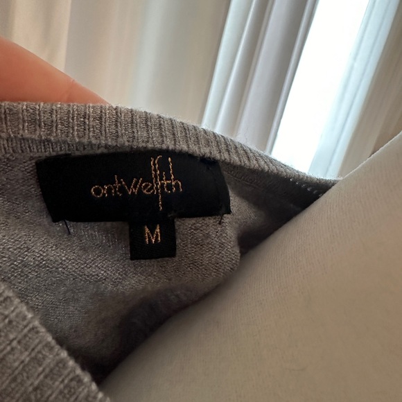 Floral Embroidered Sequin Grey Sweater Women’s Size Medium On Twelfth - Picture 6 of 6